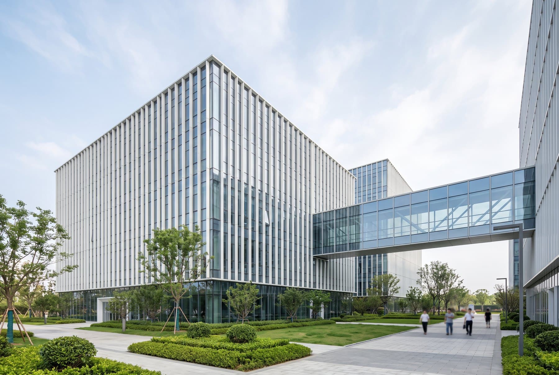 现代科技园区办公楼与连廊